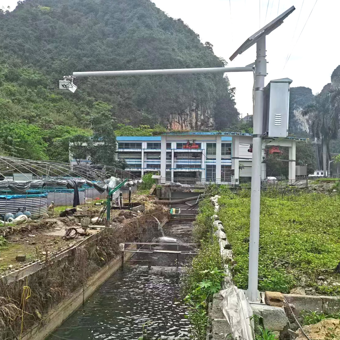 阜陽界首靳寨鄉雷達流速流量儀工程